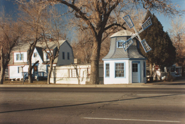 Dutch Mill Cottage Court
