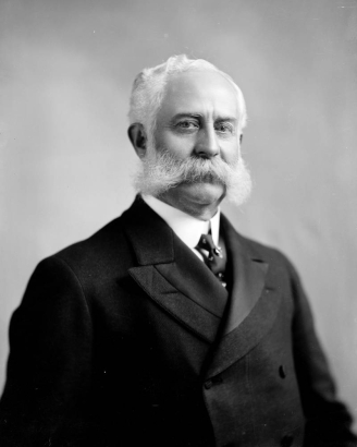 Studio portrait, head and shoulders, of Robert R. Wright, Jr., Denver mayor (1901-03).