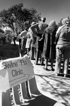 Swine Flu Clinic, October 14, 1976. Photo by John Gordon. Rocky Mountain News Records (WH2129), PhotoBox 360