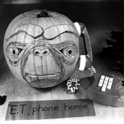 E.T. jack-o-lantern at John Amesse Elementary School. October 27, 1982. Photo by Laura Lynn Fistler. Rocky Mountain News Photograph Collection