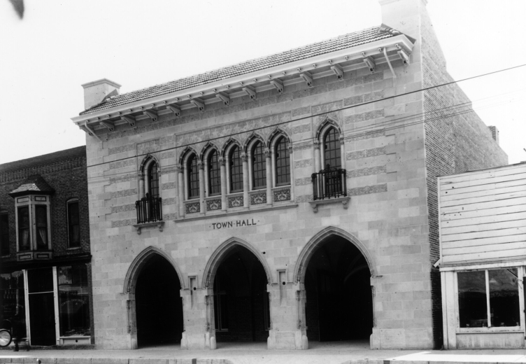 Littleton Town Hall, circa 1920-1930, X-12032, https://digital.denverlibrary.org/nodes/view/1032157