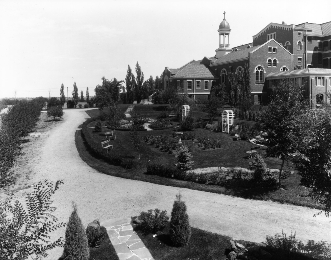 Convent of the Good Shepherd, garden, Denver,X-28906, 8/10/1933, https://digital.denverlibrary.org/nodes/view/1100079