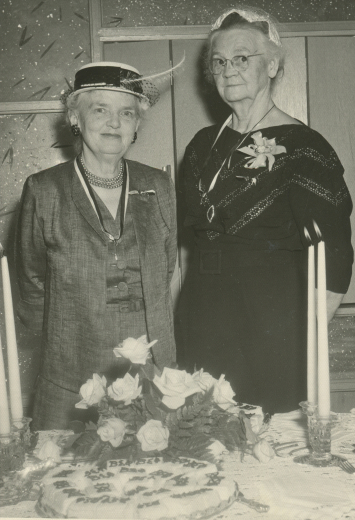 Portia (right) with Anna Petteys (left) at a signing for the book "Doctor Portia"