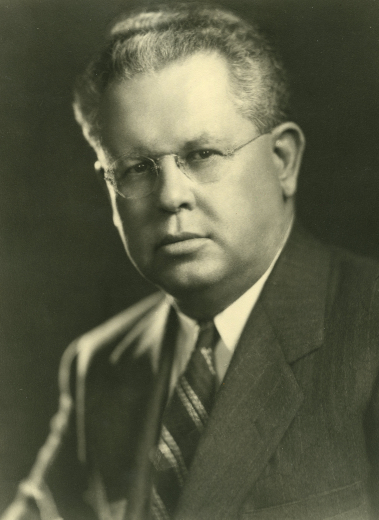 Portrait photograph of Ralph Carr