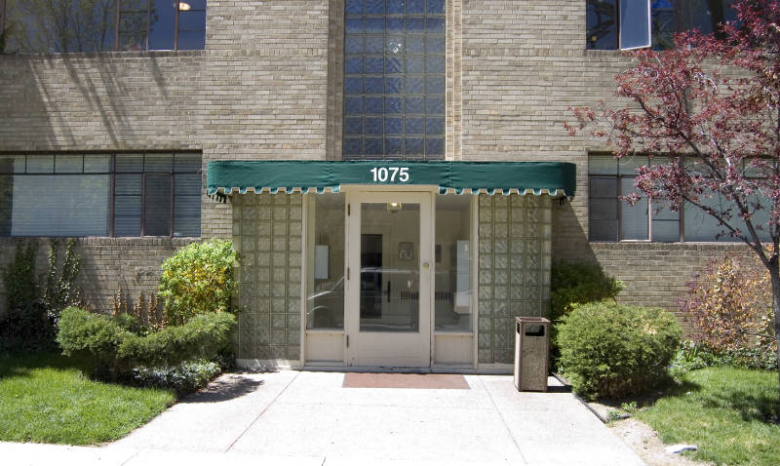 Entrance to Panama Apartments