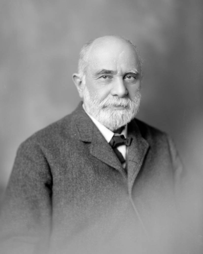 Studio portrait, head and shoulders, of Daniel Witter, land attorney and politician; arrived in Colorado 1859 (South Park); arrived in Denver 1862; appointed Denver Assessor of Internal Revenue by President Lincoln; vice president, Denver Water Works Co.