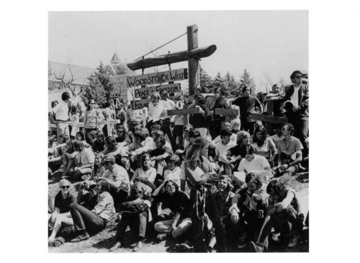 University of Denver, Woodstock West, students near sign