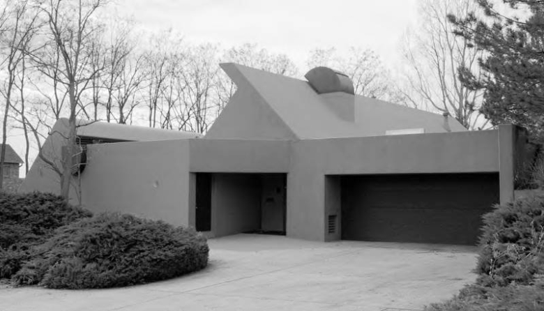 Crowther Home and Studio is an example of Late Modernism architecture, built in 1978 and designed by Richard Crowther.