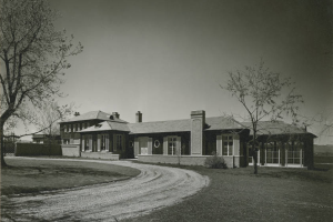 1939: View of the Paul Whiteman Residence after the DeCompeigne addition. (DPL Digital Collections)